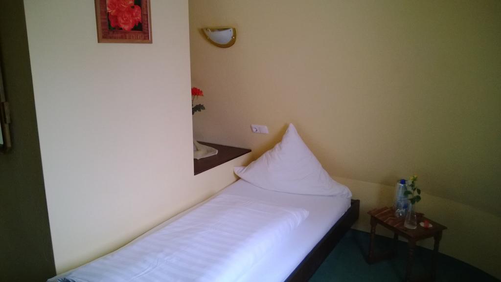 Landhotel Vierjahreszeiten Bad Königshofen im Grabfeld Quarto foto